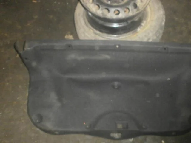 Обшивка багажника Toyota Avensis T250 (2003—2006)