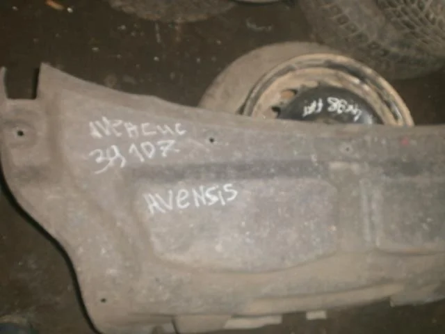 Обшивка багажника Toyota Avensis T250 (2003—2006)