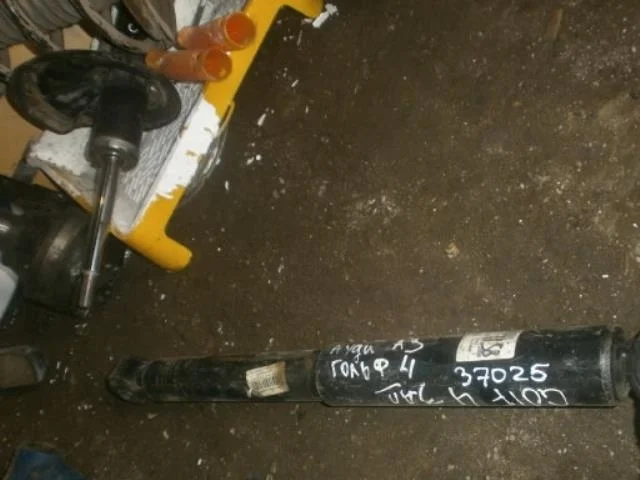 амортизатор Volkswagen Golf Plus I (2005—2009) Зад