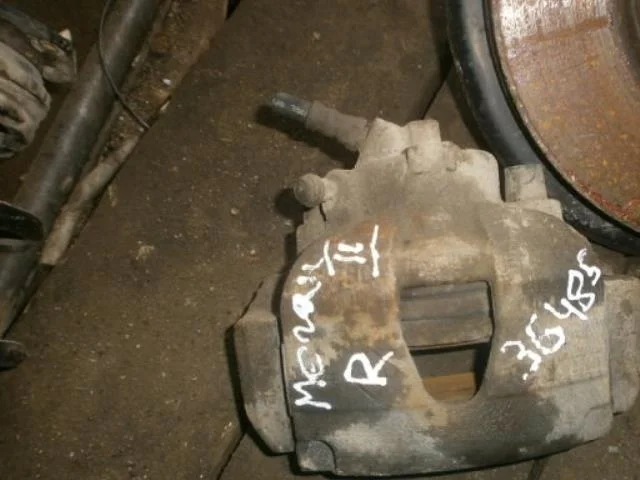 суппорт Renault Scenic II (2003—2006) Перед Право