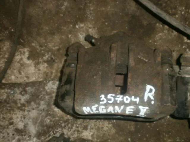 суппорт Renault Scenic II (2003—2006) Перед Право