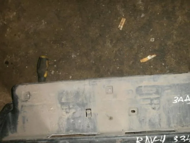 накладка под номер Toyota RAV4 III (2005—2010) Зад