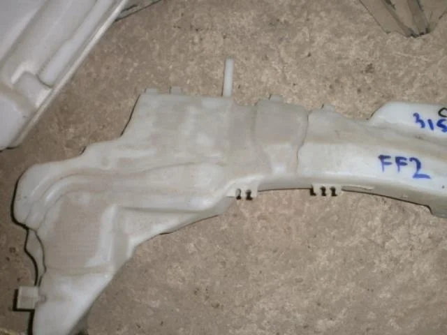 бачок стеклоомывателя Ford Focus II (2005—2008)