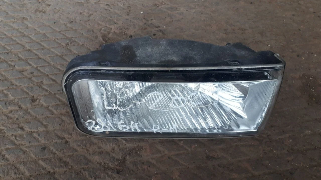 туманка Toyota Land Cruiser 200 (2007—2012) Перед Право