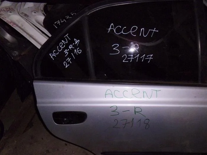 стекло Hyundai Accent II (1999—2012) Зад Право