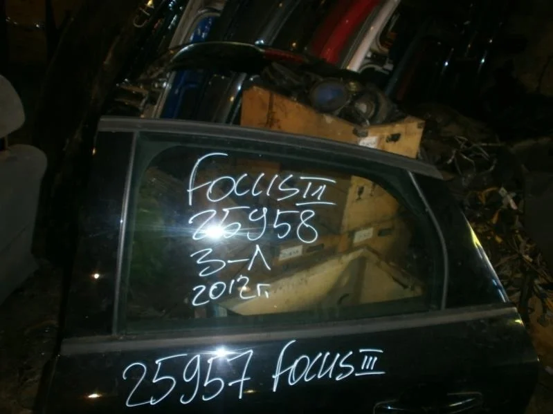 стекло Ford Focus III (2011—2015) Зад Лево
