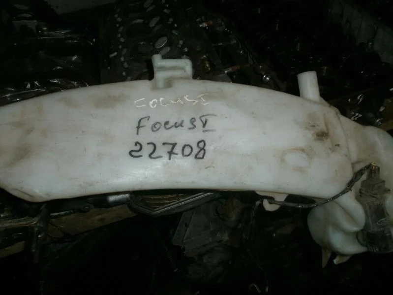 бачок стеклоомывателя Ford Focus I (1998—2004)