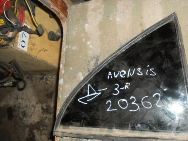 стекло Toyota Avensis T250 (2003—2006) Зад Право