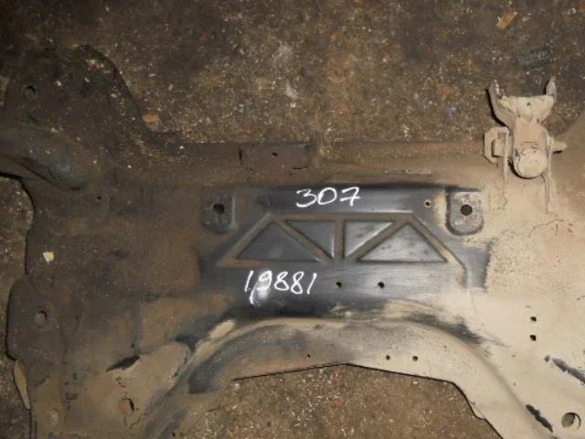 Подрамник Citroen C4 II (2010—2016) Перед