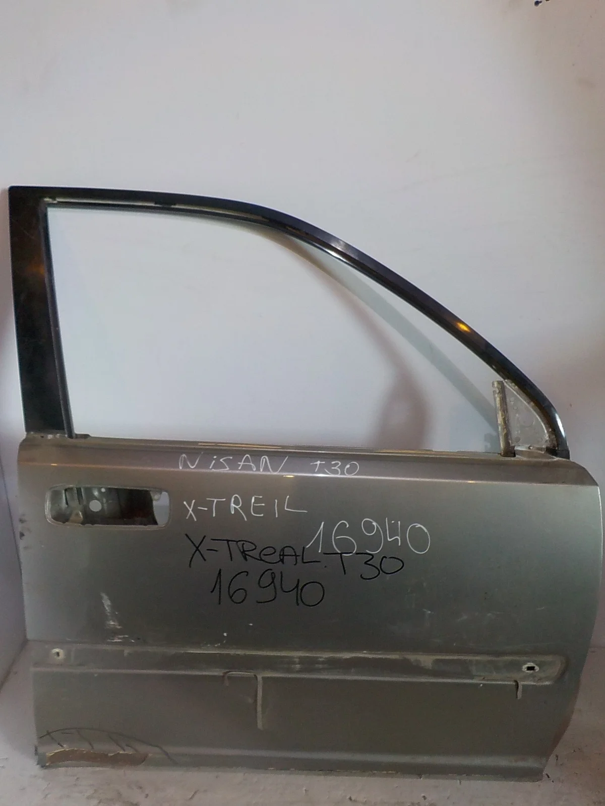 Дверь Nissan X-Trail I (2000—2007) Перед Право