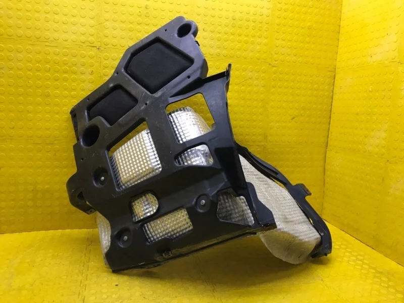 Кронштейн бампера Porsche Panamera 2014 97050563204 970 CWAA, задний правый