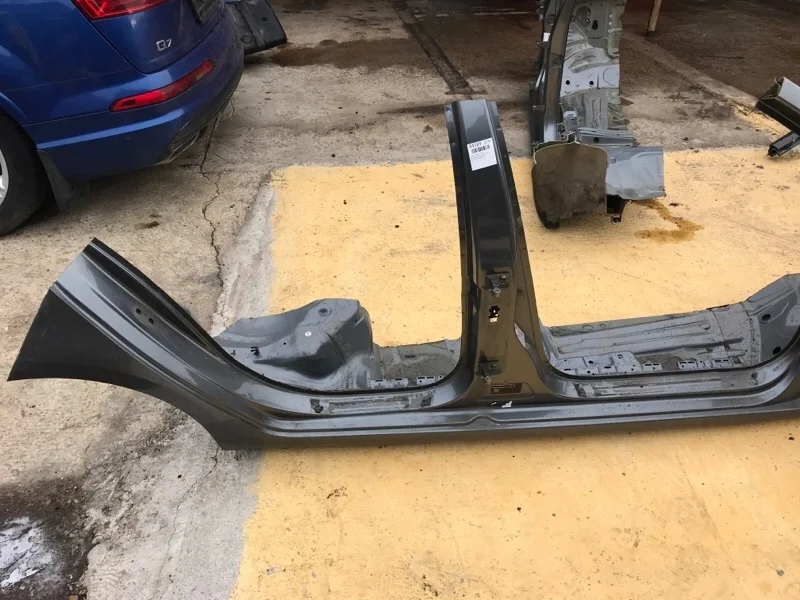 Порог со стойкой Skoda Octavia 2018 5E5809602B 5E3 CJS 298666, правый