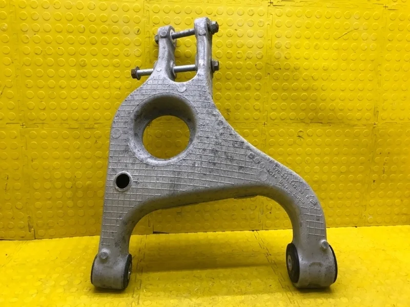 Рычаг подвески Porsche Panamera 2014 97033104202 970 CWAA, задний правый