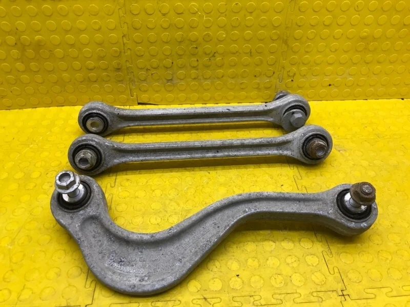 Рычаг подвески Porsche Panamera 2014 97033104300 970 CWAA, задний