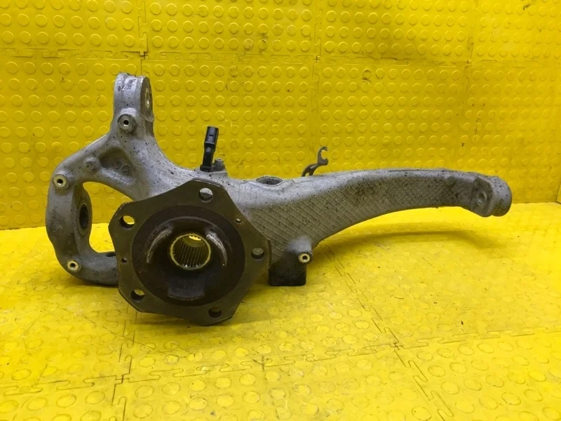 Кулак поворотный Porsche Panamera 2014 97034115804 970 CWAA, передний правый