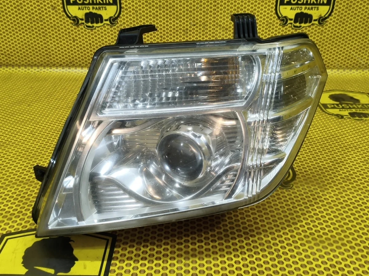 Фара Nissan Pathfinder 2011 260605X10A R51 V9X, левая