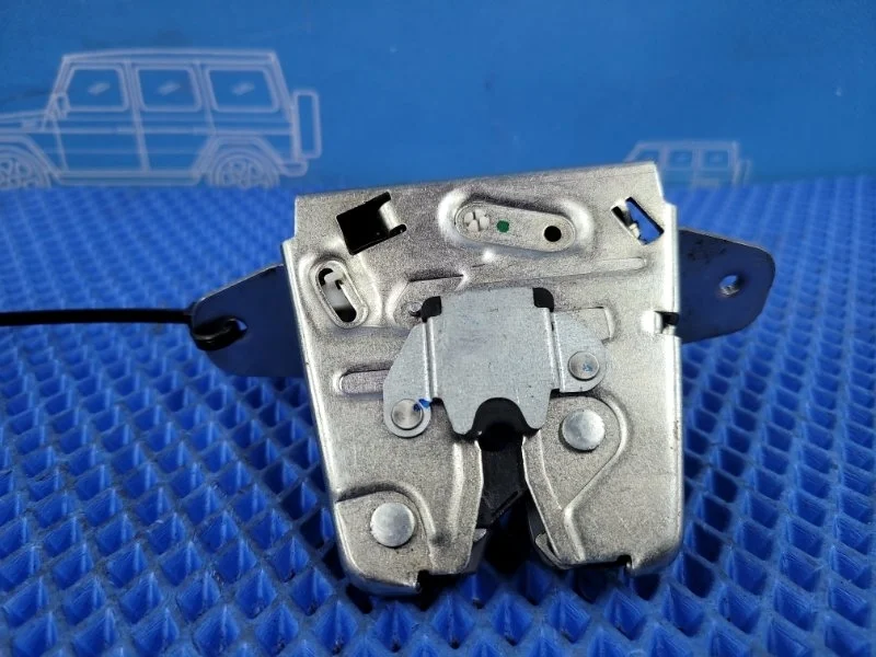 Замок багажника Mercedes-Benz C-Class 2012 A2047400535 W204 М274910