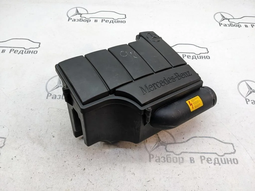 Корпус воздушного фильтра Mercedes-Benz