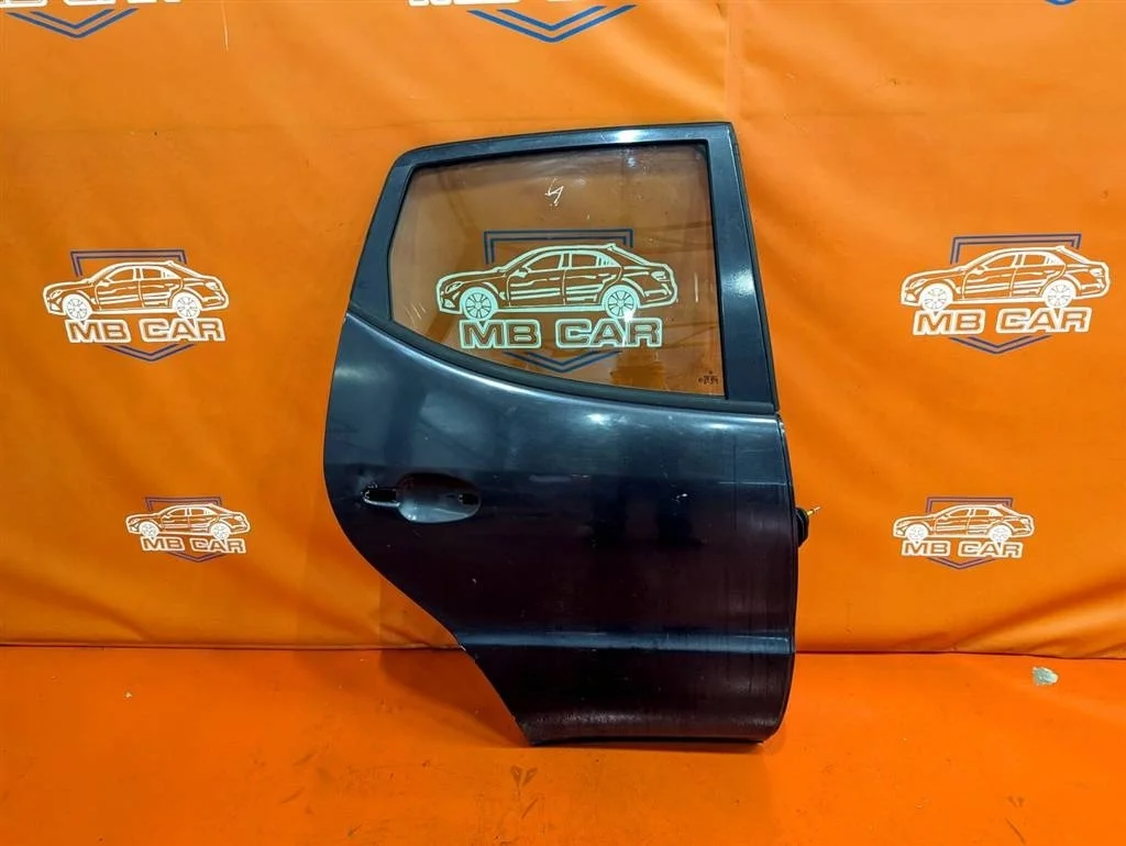 Дверь задняя правая Mercedes-Benz