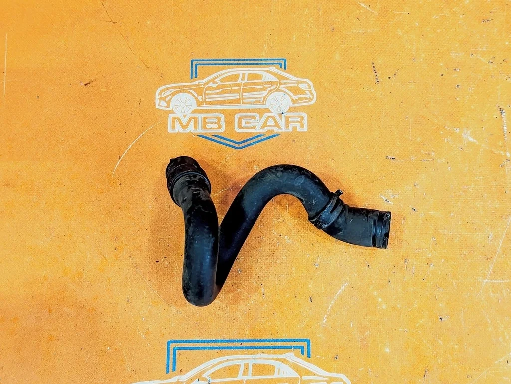 Патрубок ОЖ Mercedes-Benz