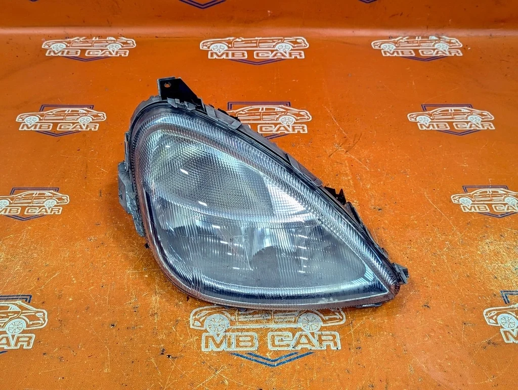 Фара правая Mercedes-Benz