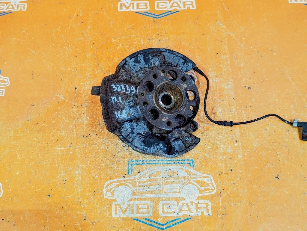 Кулак поворотный передний левый Mercedes-Benz