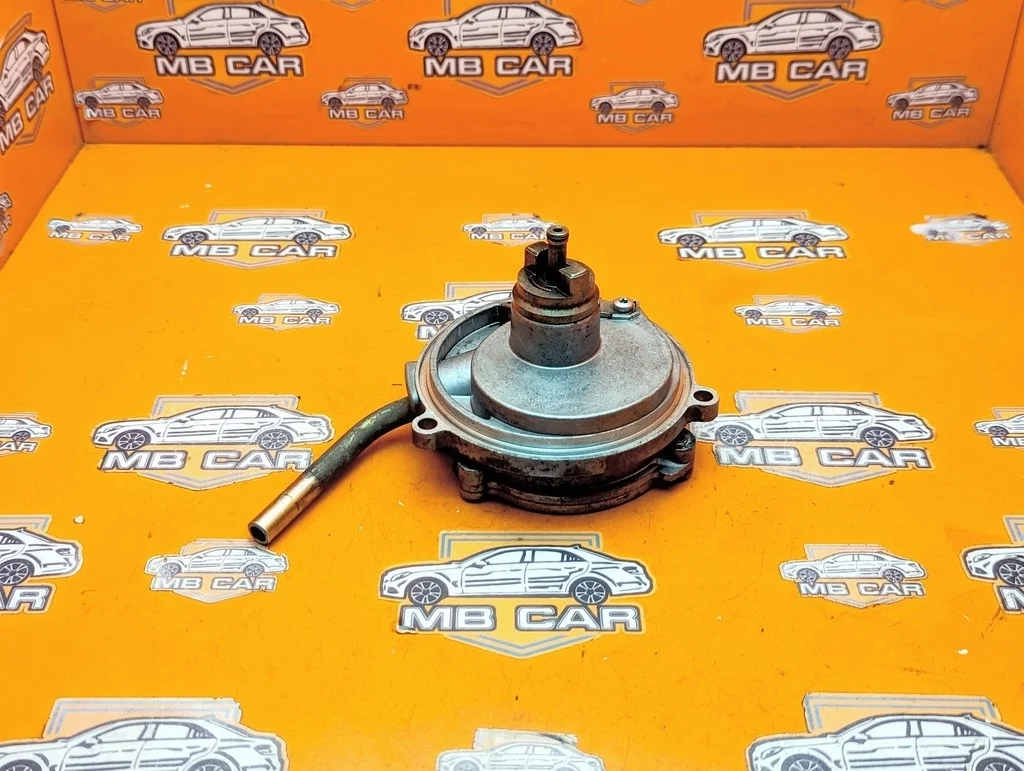 Насос вакуумный Mercedes-Benz