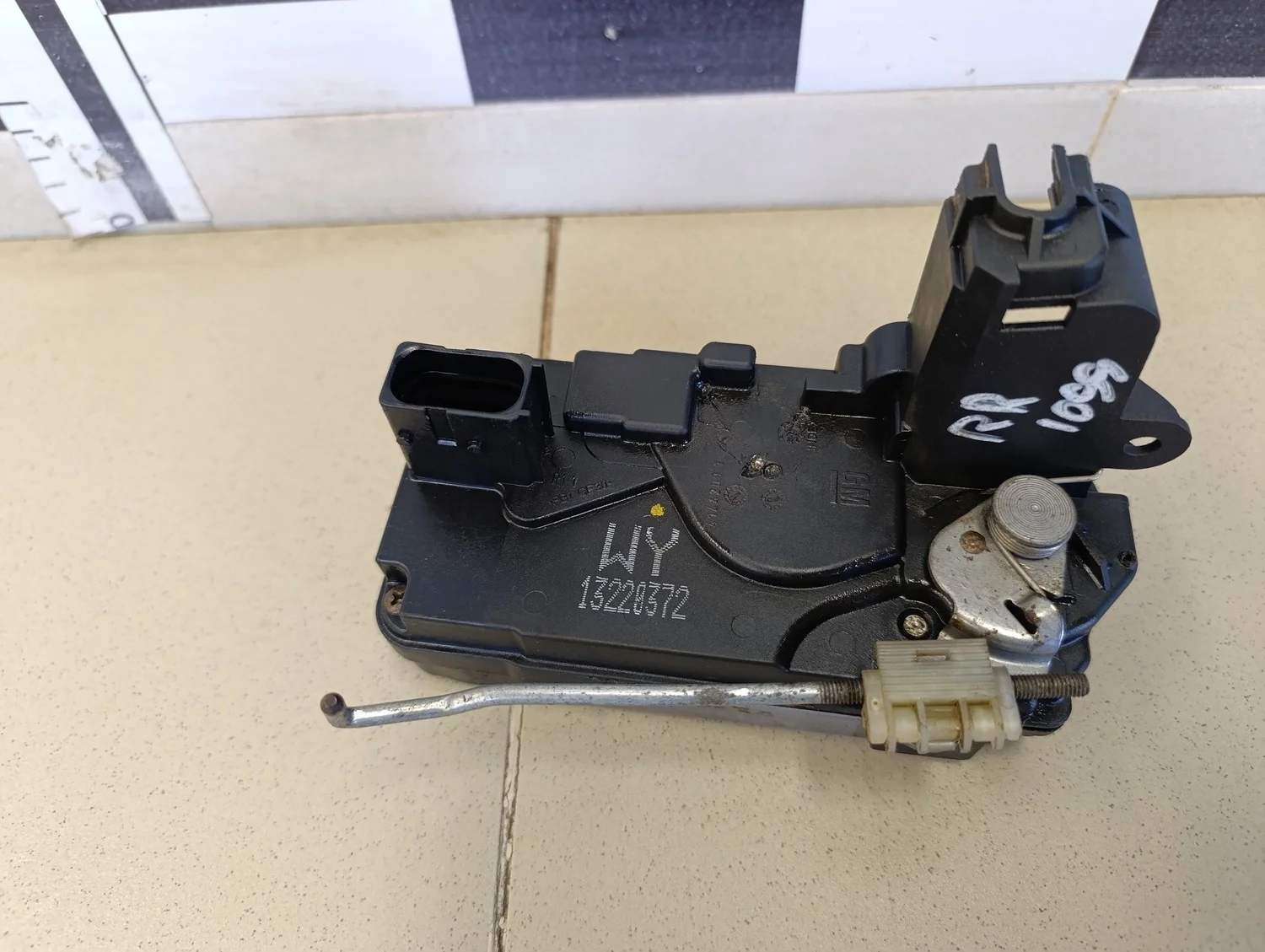 Замок двери задней правой Astra H / Family 2004-2015