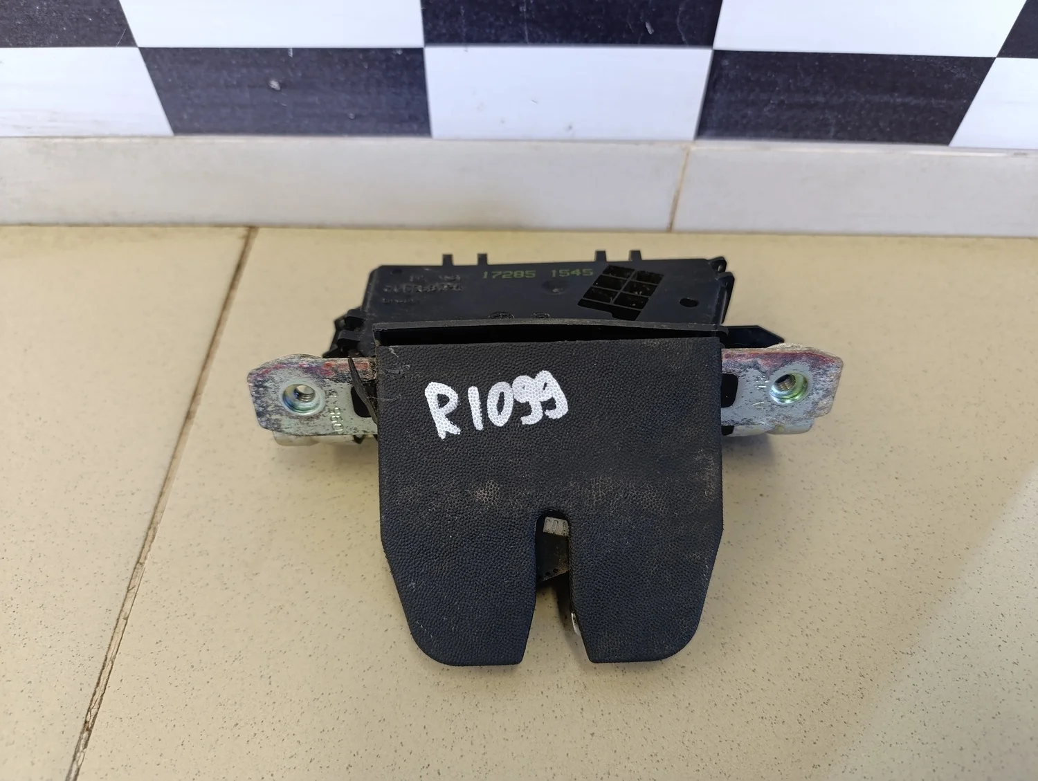 Замок двери багажника Astra H / Family 2004-2015