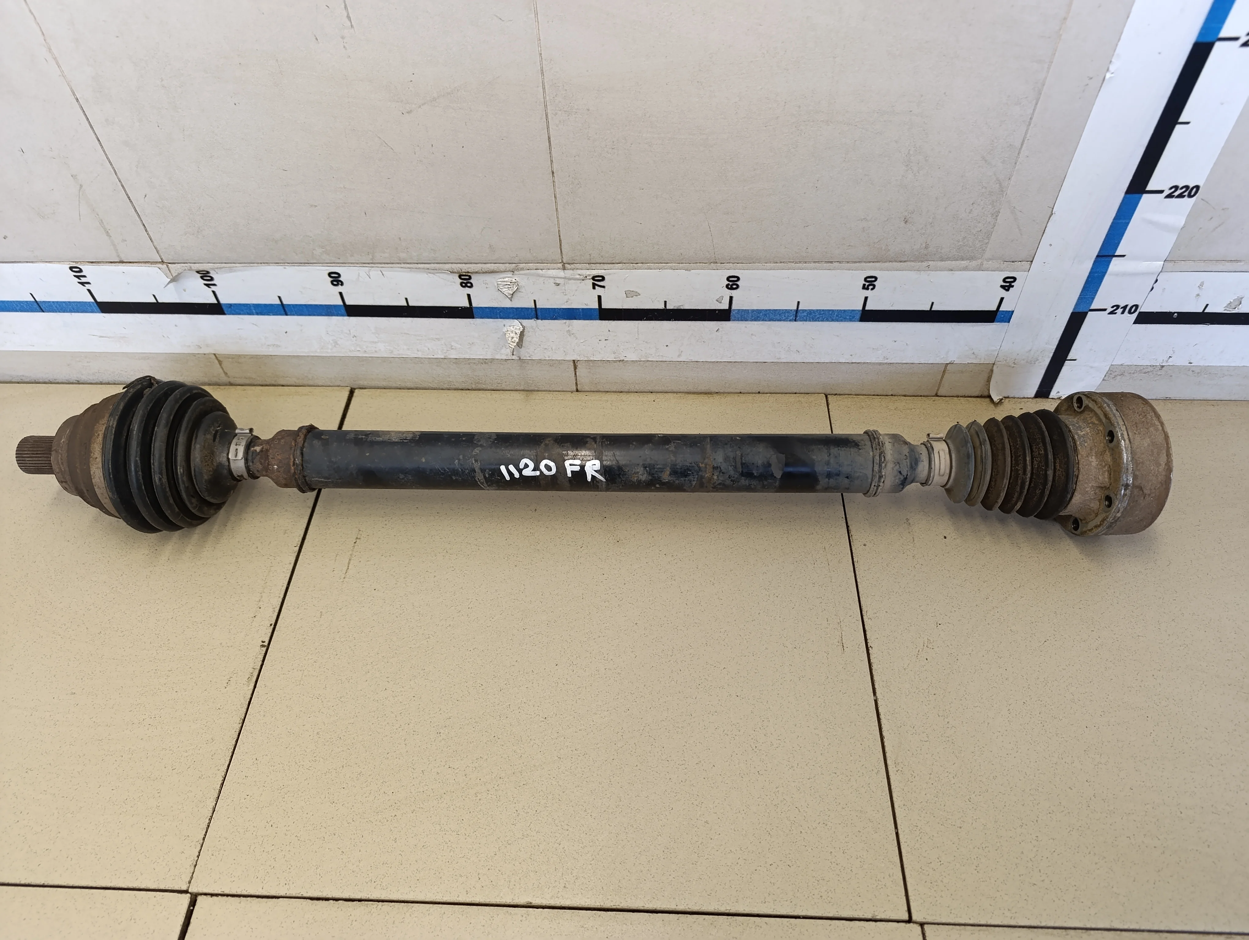 Полуось передняя правая Jetta 2011>