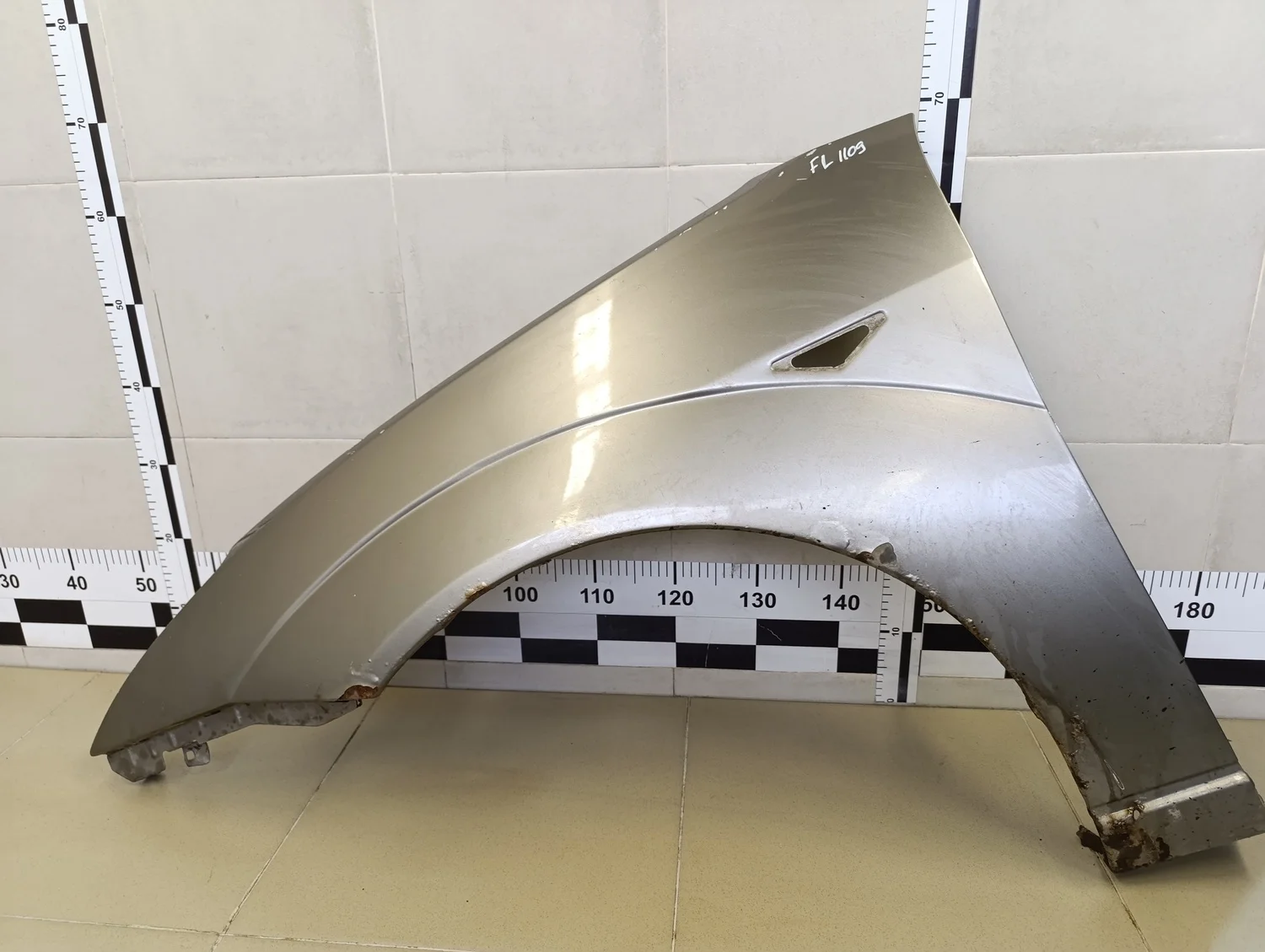 Крыло переднее левое Focus I 1998-2004