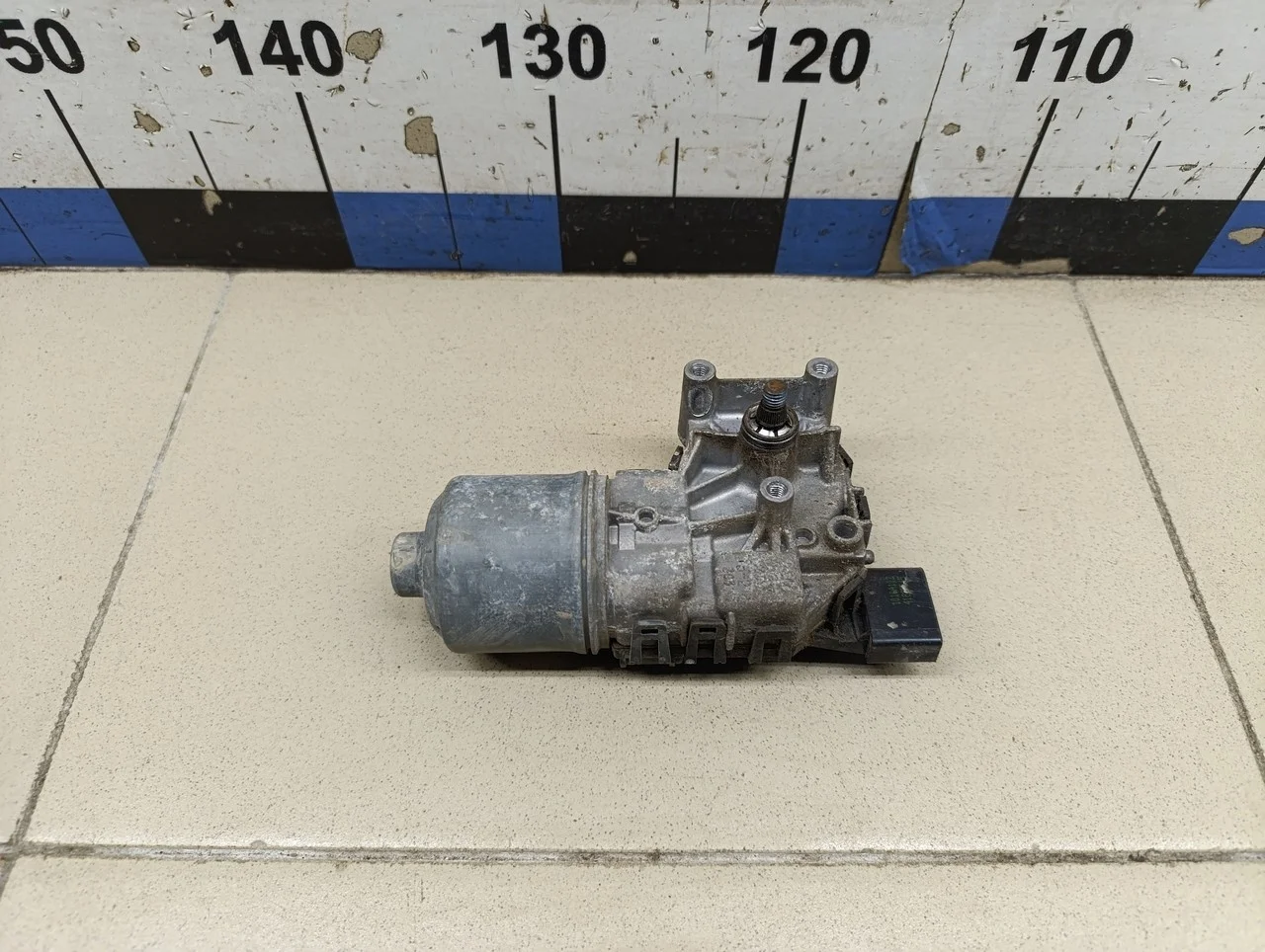 Моторчик стеклоочистителя передний Polo (Sed RUS) 2011>