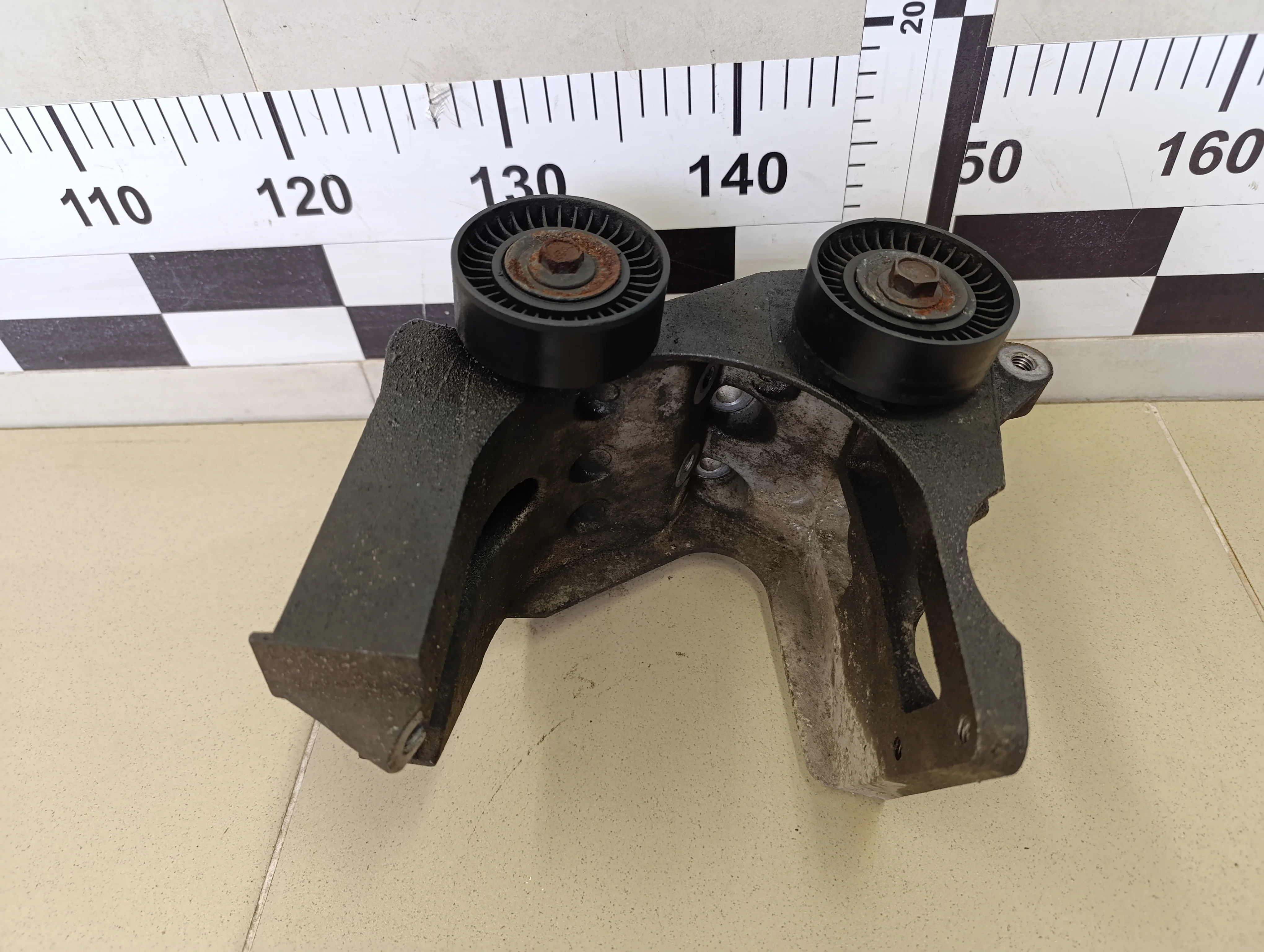 Кронштейн генератора Fusion 2002-2012