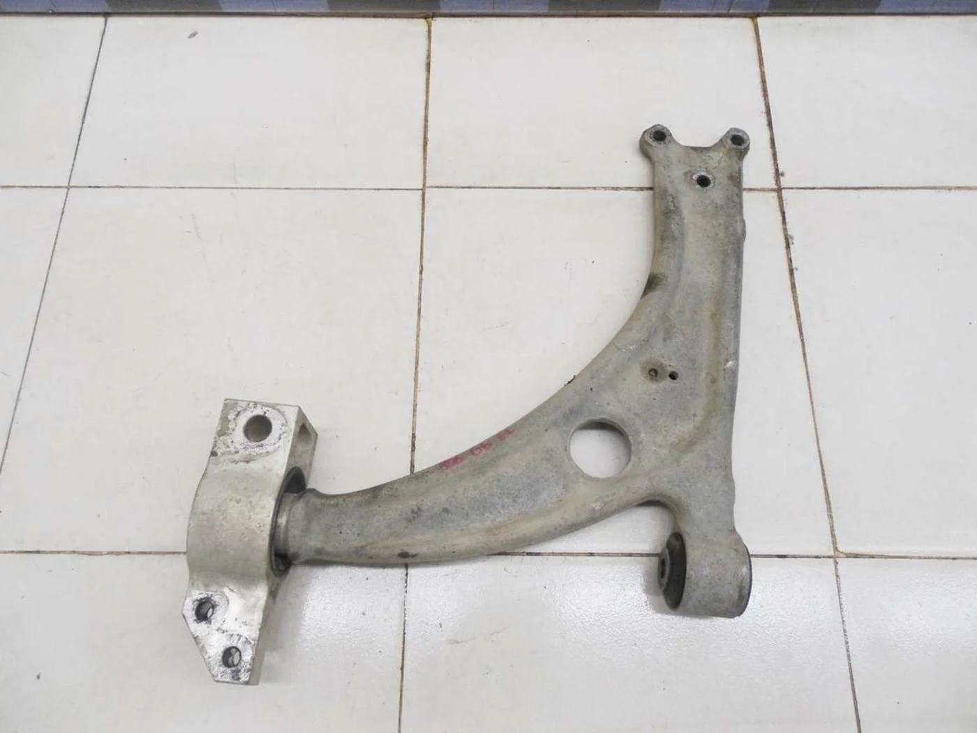 Рычаг передний Passat [B6] 2005-2010