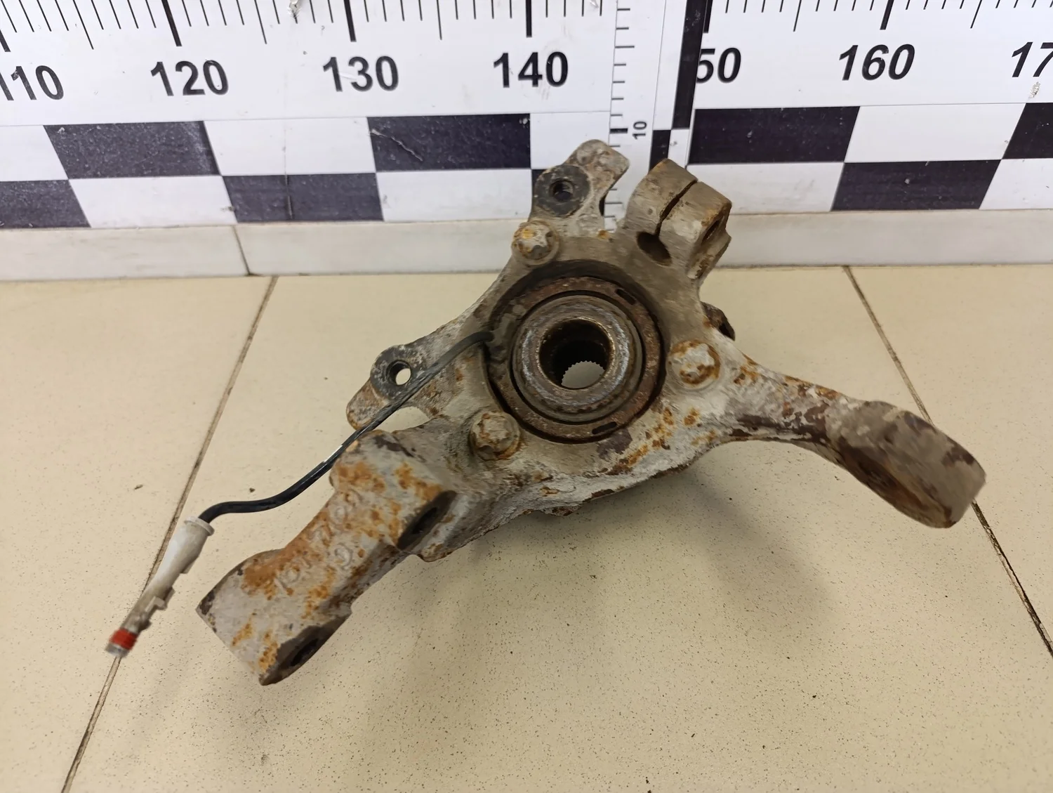 Кулак поворотный передний левый Astra H / Family 2004-2015