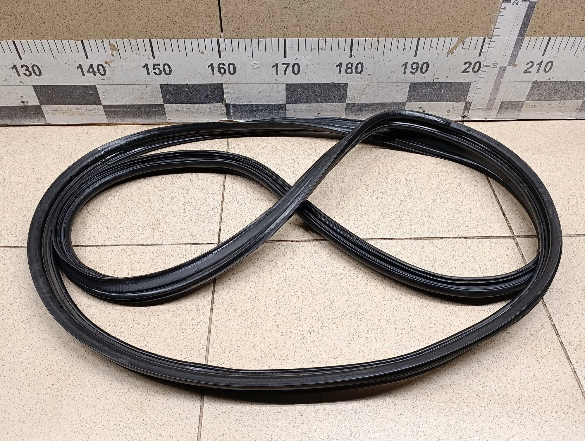 Уплотнитель багажника Lacetti 2003-2013