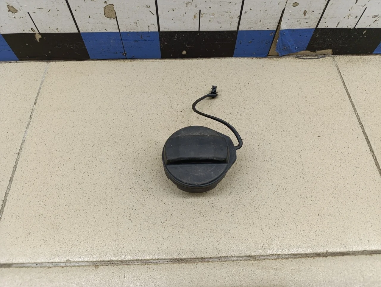 Крышка топливного бака Jetta 2011>