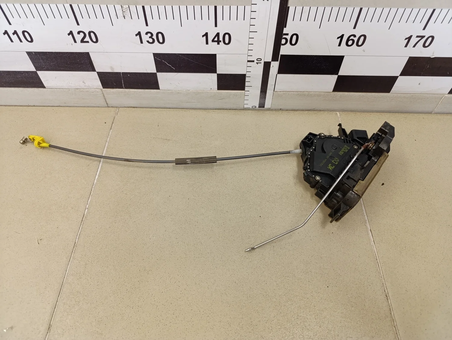 Замок двери передней правой Focus I 1998-2004