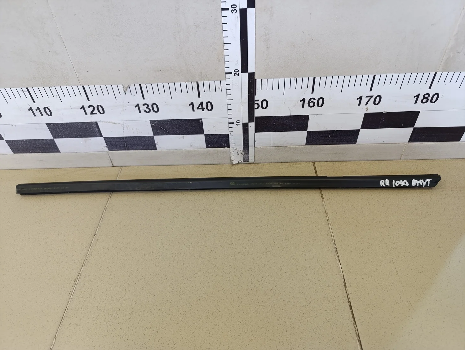 Уплотнитель стекла двери Astra H / Family 2004-2015