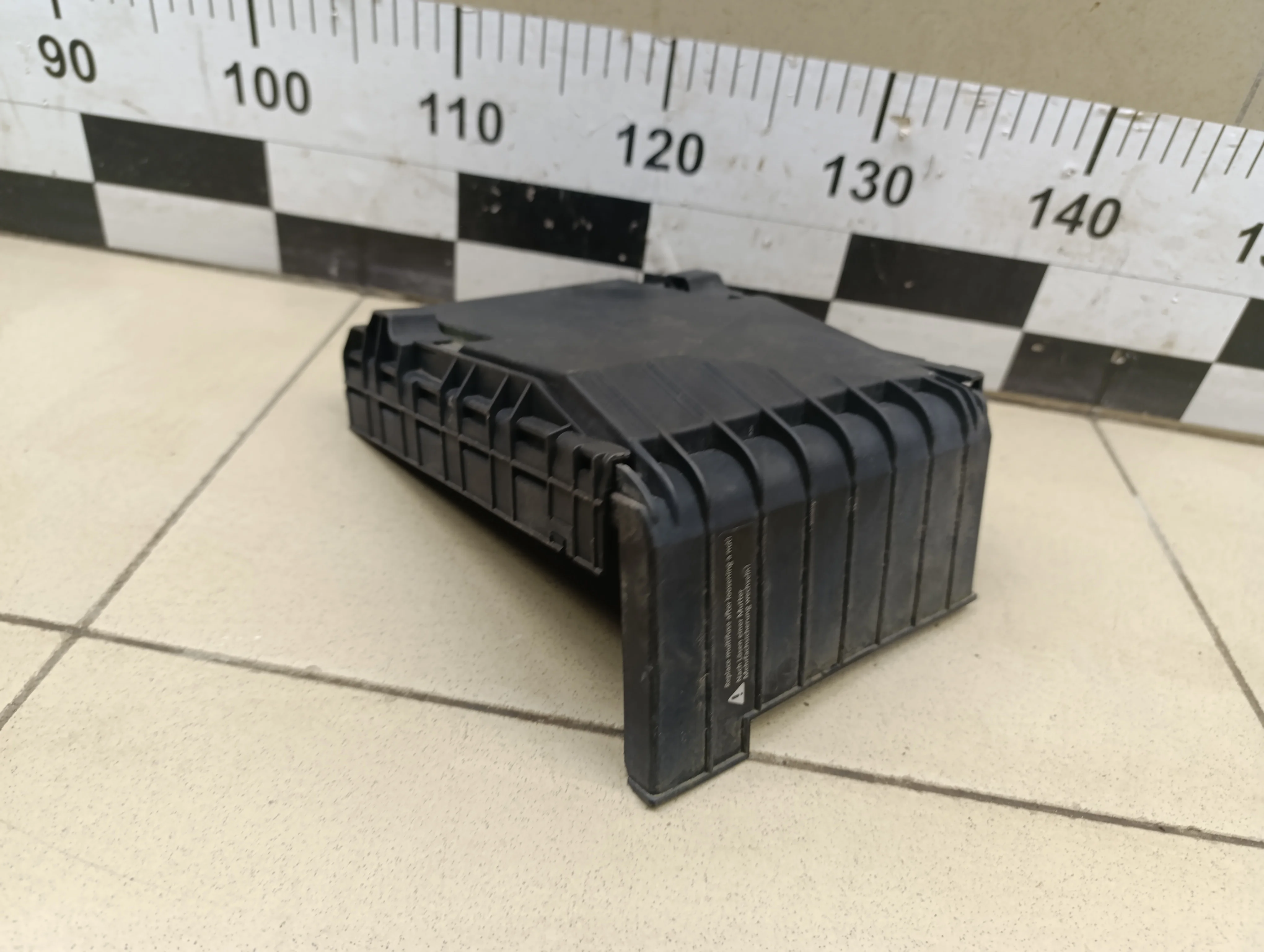 Крышка блока предохранителей Passat [B6] 2005-2010