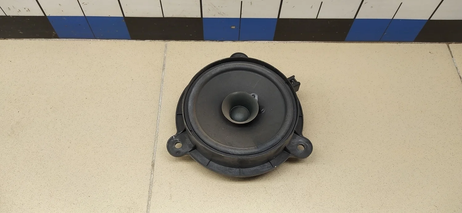 Динамик Logan II 2014>