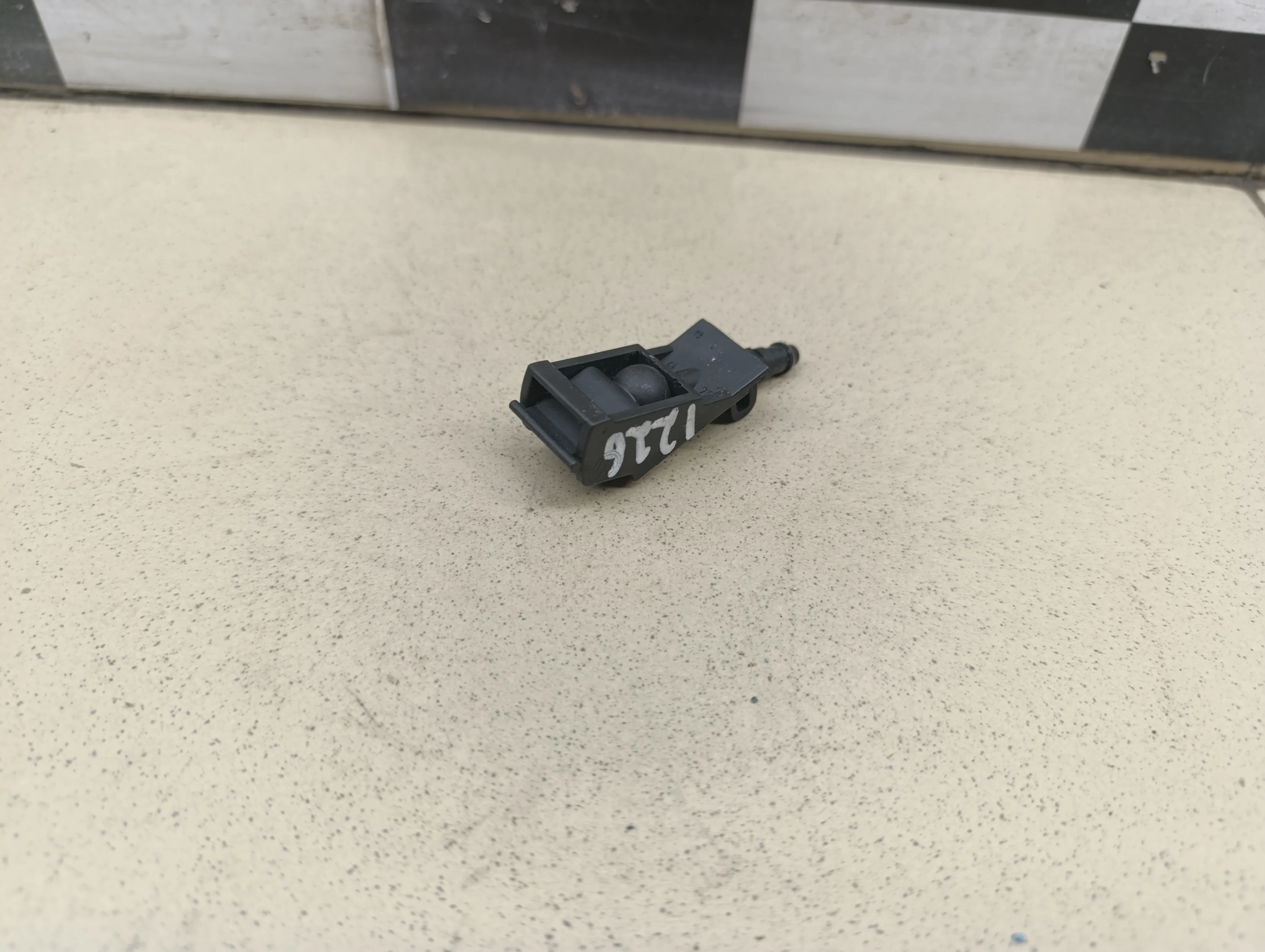 Форсунка омывателя лобового стекла Almera Classic (B10) 2006-2013