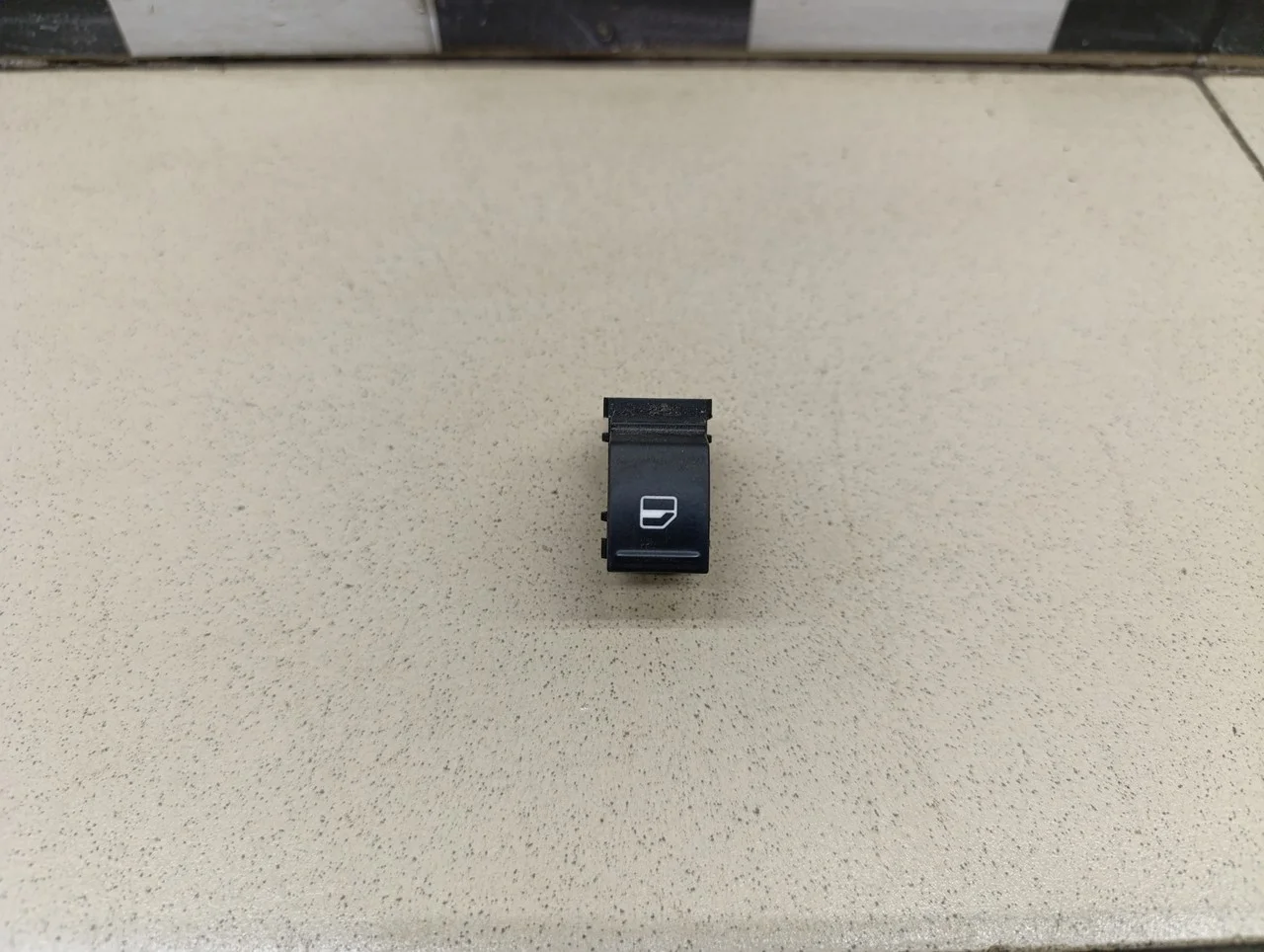 Кнопка стеклоподъемника Passat [B6] 2005-2010