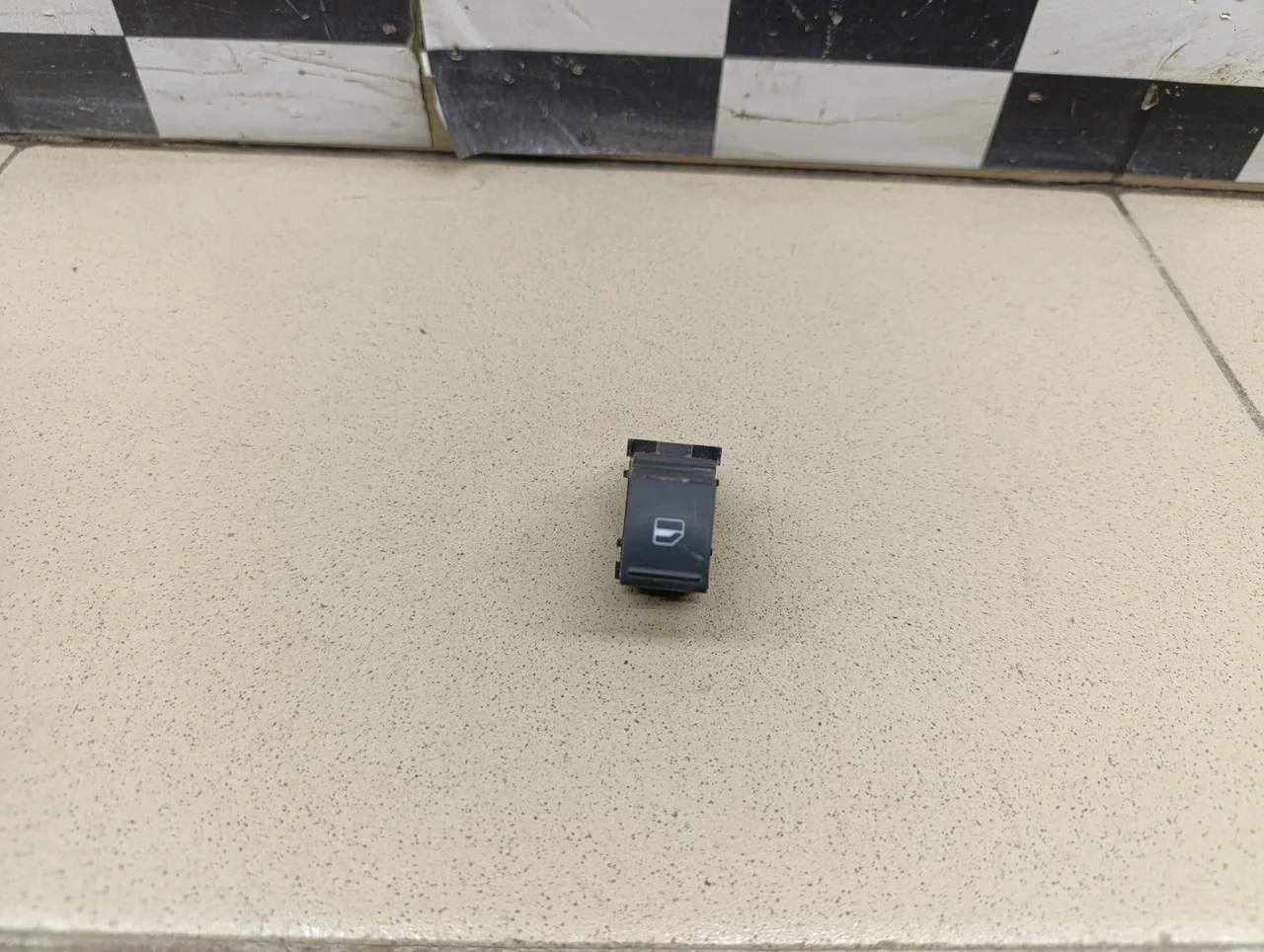 Кнопка стеклоподъемника Passat [B6] 2005-2010