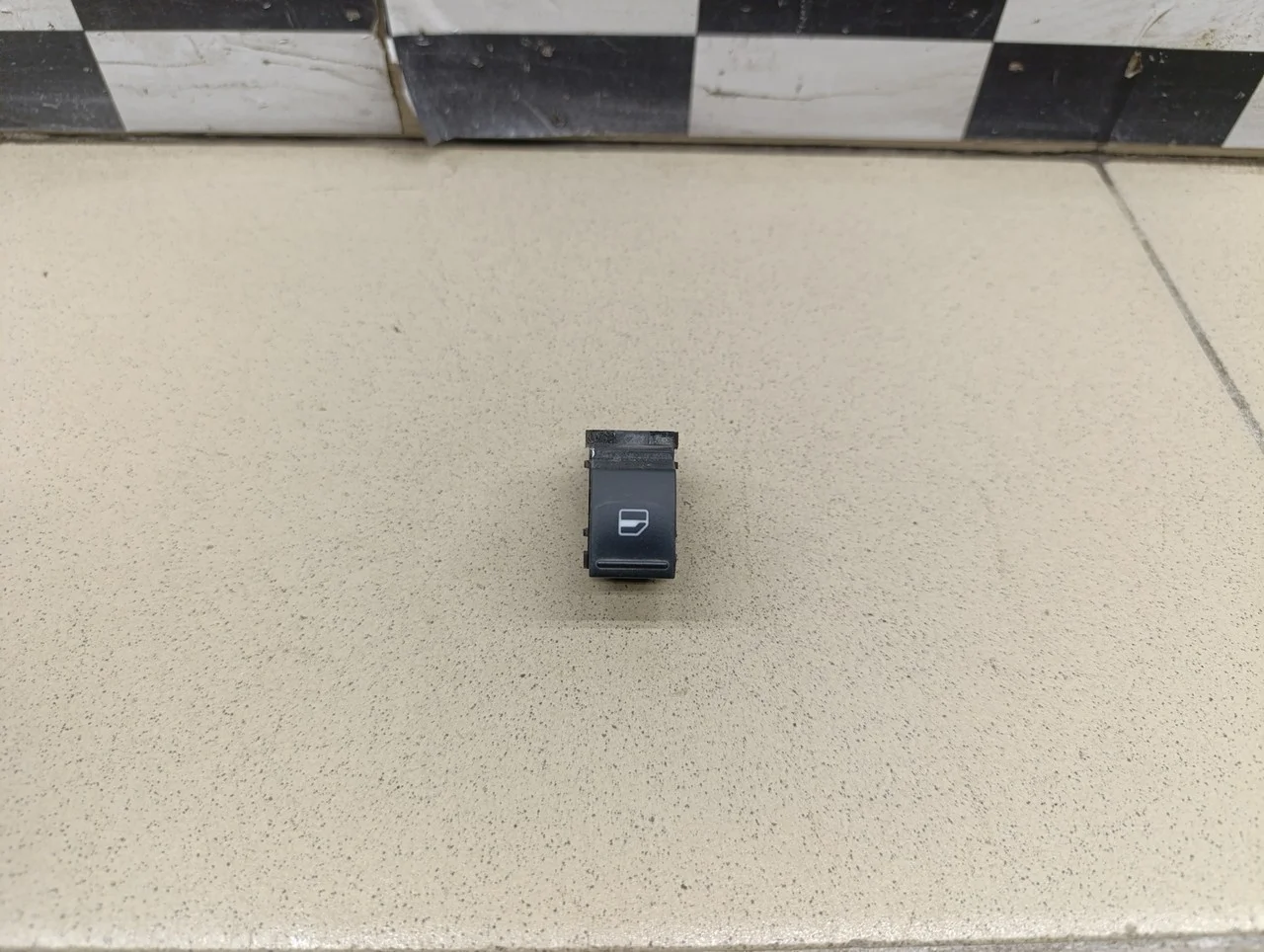 Кнопка стеклоподъемника Passat [B6] 2005-2010