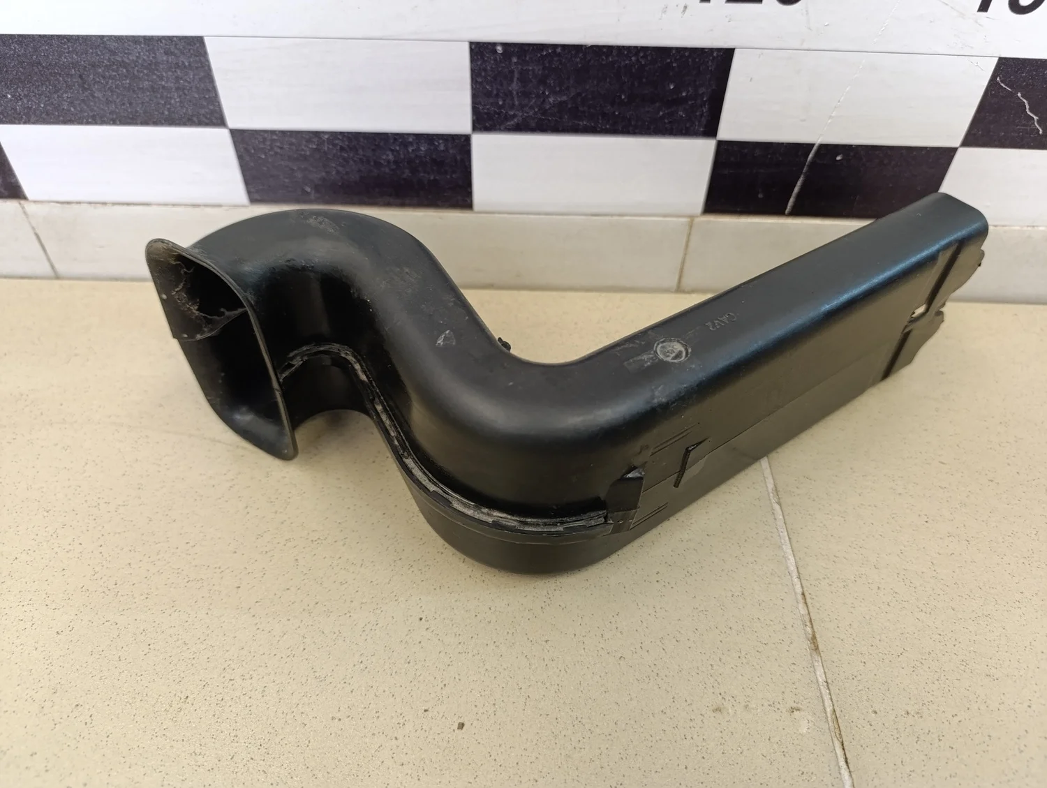 Воздухозаборник (внутри) Focus I 1998-2004