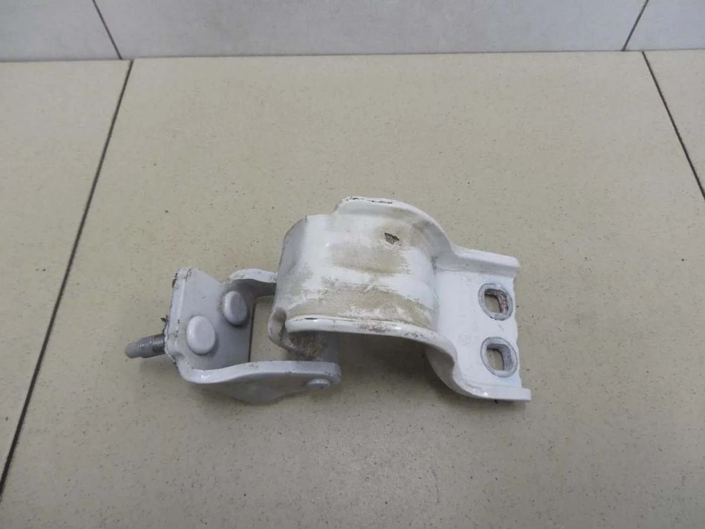 Петля двери багажника Passat [B6] 2005-2010