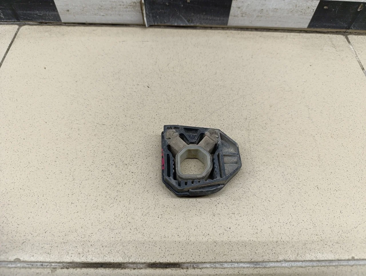 Кронштейн радиатора Passat [B6] 2005-2010