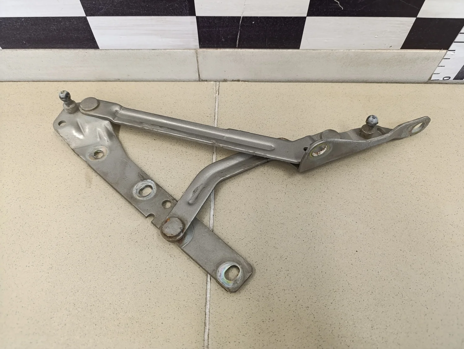 Петля крышки багажника Focus II 2005-2008