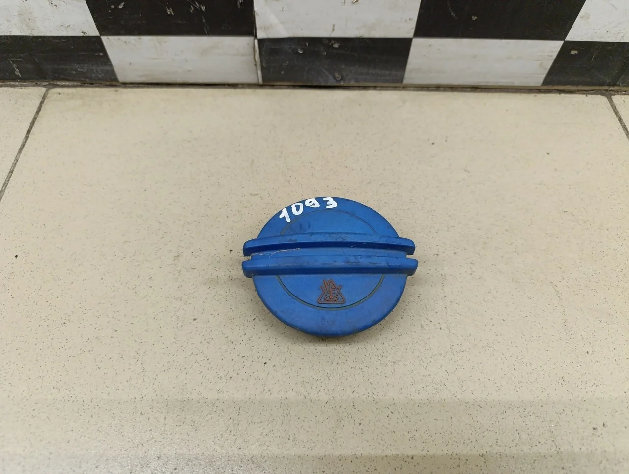 Крышка расширительного бачка A3 (8L1) 1996-2003